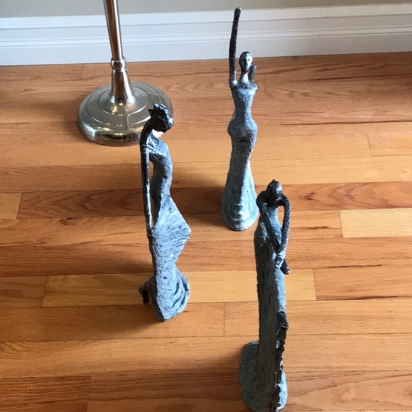 The Full Set of 3 Dancers Decorative Figurines - Picture 11 of 16